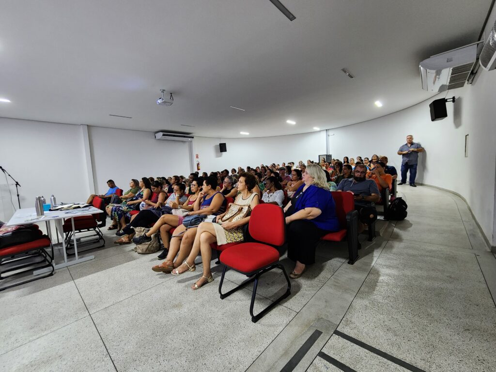 Professores da rede municipal de Caraguatatuba/SP participam de capacitação