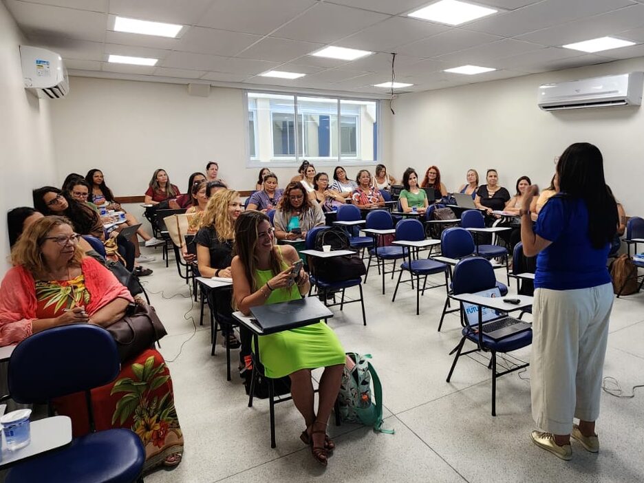 Angra dos Reis/RJ capacita professores na área de Tecnologia Educacional