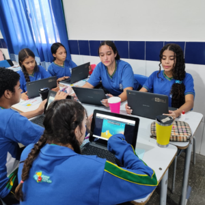A Experiência da Professora Schaiane Hasse com os Projetos ETC